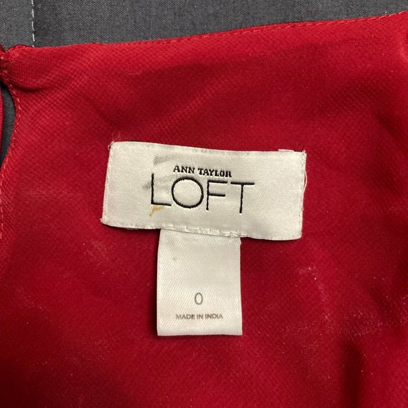 ANN TAYLOR LOFT Sleeveless Satin Shell / Tank Scoop Neck Top  -  Size 0 - Picture 12 of 13